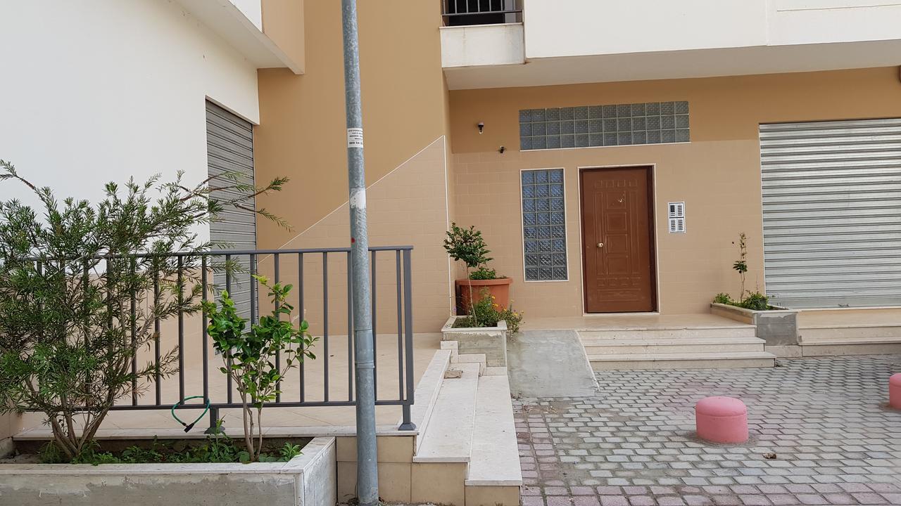 Appartamento Giallo Vlore Bagian luar foto