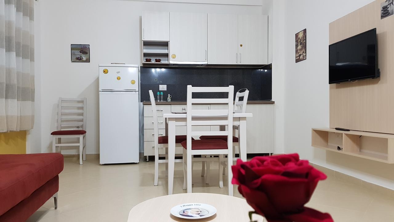 Appartamento Giallo Vlore Bagian luar foto