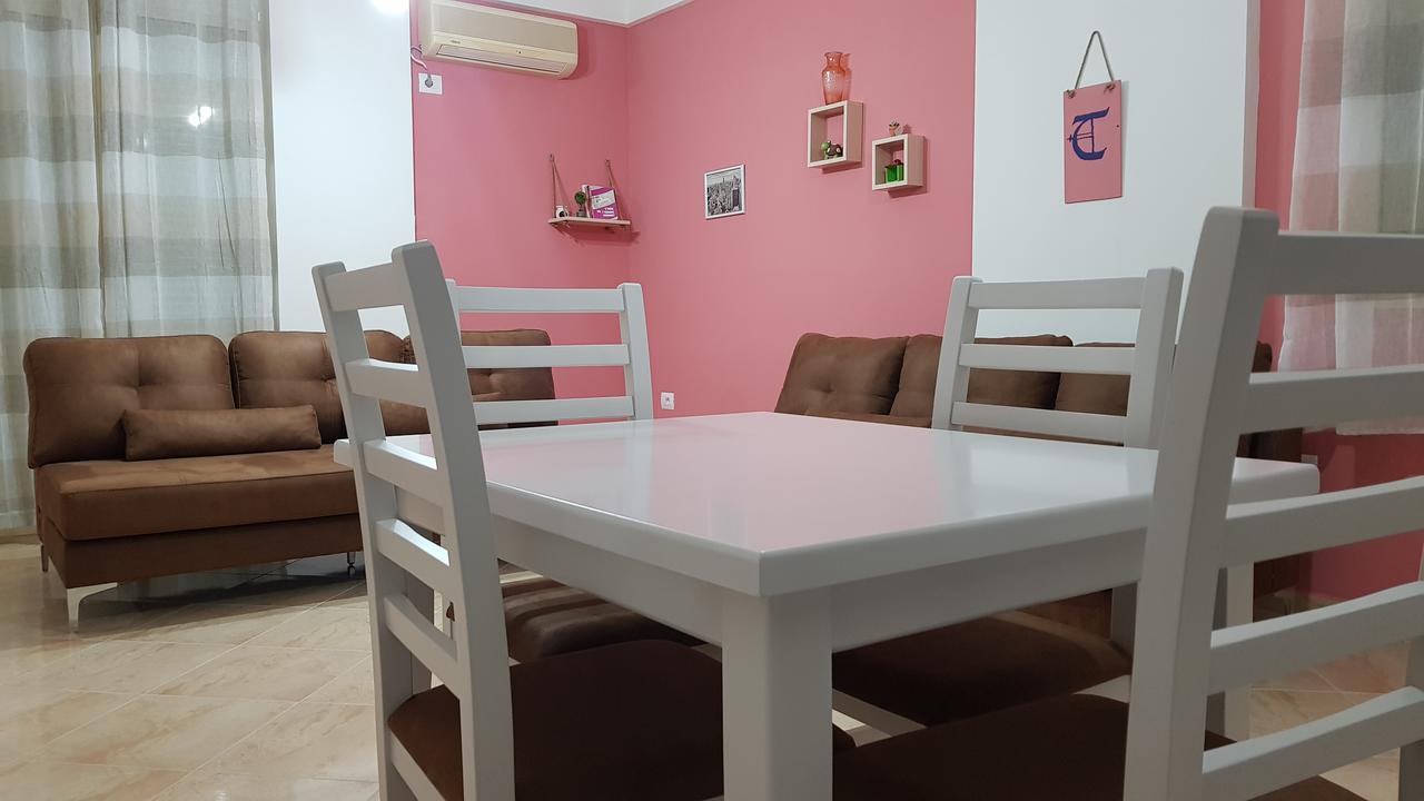 Appartamento Giallo Vlore Bagian luar foto